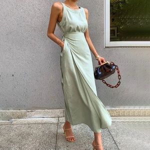 sleeveless maxi dress